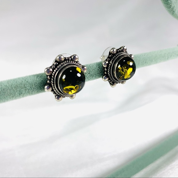 Green Amber cabochon button post earrings - Picture 2 of 7